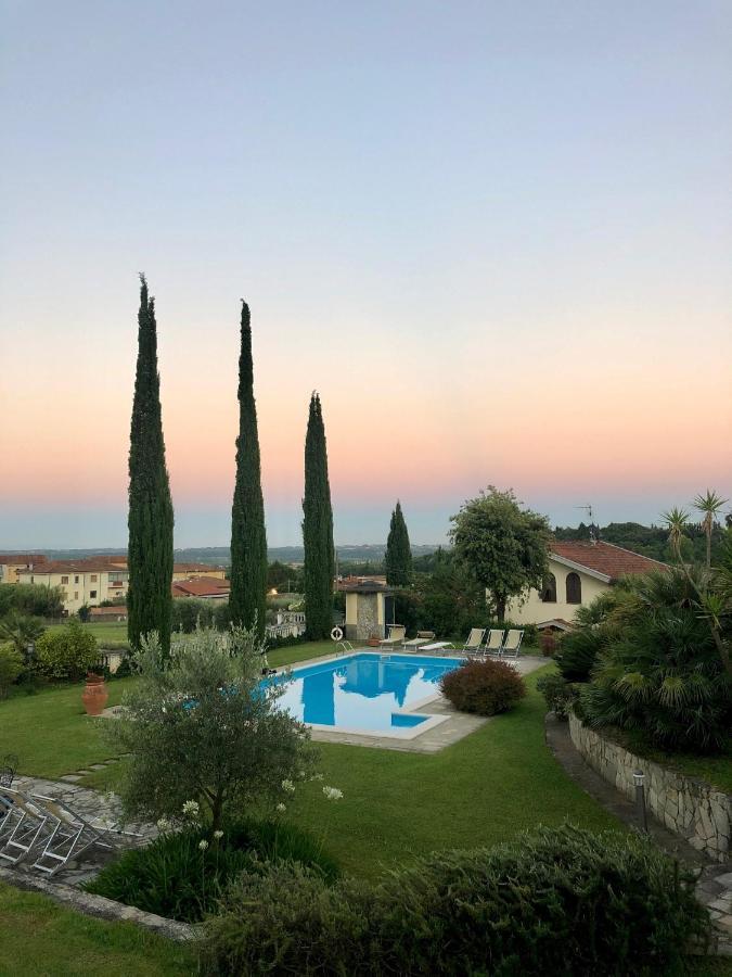 Il Giardino Di Flora Otel Buti Dış mekan fotoğraf