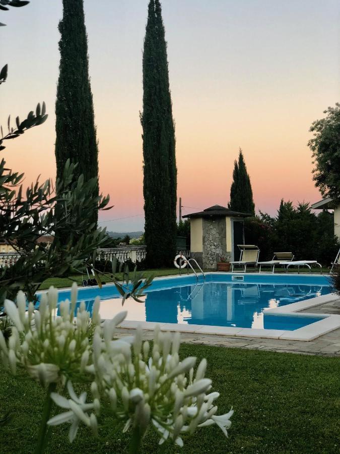 Il Giardino Di Flora Otel Buti Dış mekan fotoğraf